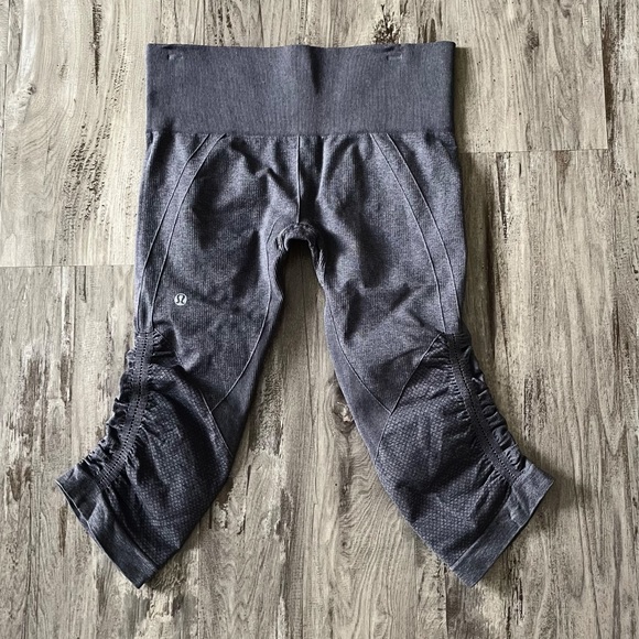 Lululemon In The Flow Crop II (Heathered Soot Light) - Picture 3 of 7